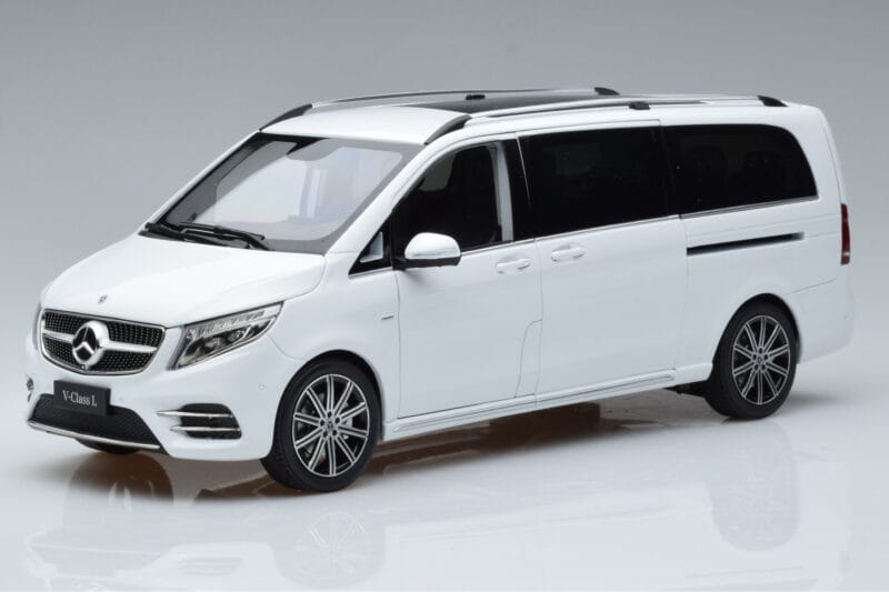 Mercedes V-Class W447 V260L Biały OEM 1:18 QALCN89911149 Metal