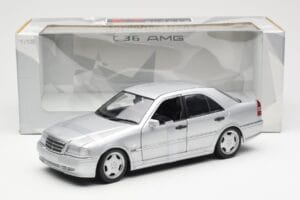 Mercedes C36 AMG W202 Srebrny UT Models 1:18 180035000 Metal — zdjęcie 6 z 6
