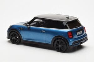Mini Cooper S F56 Island Niebieski Otto 1:18 OT982 Żywica — zdjęcie 5 z 6