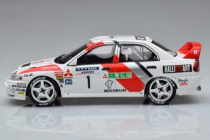 Mitsubishi Lancer Evo 4 T. Makinen / S. Harjanne Rally Catalunya 1997 Otto 1:18 OT409 Żywica — zdjęcie 3 z 6