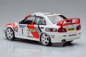 Mitsubishi Lancer Evo 4 T. Makinen / S. Harjanne Rally Catalunya 1997 Otto 1:18 OT409 Żywica — zdjęcie 5 z 6