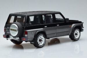 Nissan Patrol GR Y60 Szary Otto 1:18 OT993 Żywica — zdjęcie 2 z 6