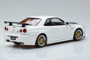 Nissan Skyline GT-R R34 Nismo Z-Tune Biały MotorHelix 1:18 M83407 Metal — zdjęcie 3 z 11
