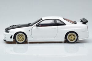 Nissan Skyline GT-R R34 Nismo Z-Tune Biały MotorHelix 1:18 M83407 Metal — zdjęcie 5 z 11