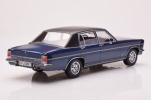 Opel Diplomat B Granatowy Metaliczny MCG 1:18 MCG18336 Metal — zdjęcie 2 z 6