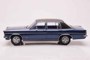 Opel Diplomat B Granatowy Metaliczny MCG 1:18 MCG18336 Metal — zdjęcie 3 z 6