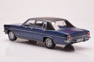 Opel Diplomat B Granatowy Metaliczny MCG 1:18 MCG18336 Metal — zdjęcie 5 z 6