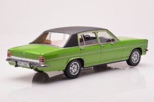 Opel Diplomat B Zielony Metaliczny MCG 1:18 MCG18337 Metal — zdjęcie 2 z 6