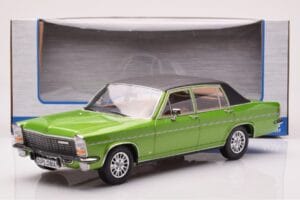 Opel Diplomat B Zielony Metaliczny MCG 1:18 MCG18337 Metal — zdjęcie 6 z 6