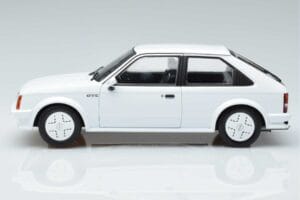 Opel Kadett D GTE Biały MCG 1:18 MCG18268 Metal — zdjęcie 3 z 6
