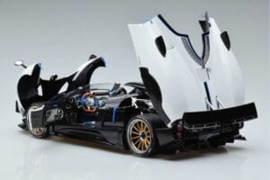 Pagani Zonda HP Barchetta Carbon Fiber Biały LCD 1:18 LCD18009 WH Metal — zdjęcie 7 z 9