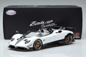Pagani Zonda HP Barchetta Carbon Fiber Biały LCD 1:18 LCD18009 WH Metal — zdjęcie 9 z 9