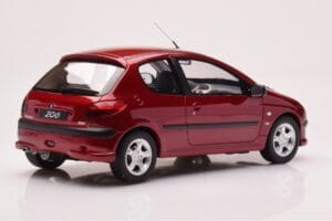 Peugeot 206 S16 Czerwony Otto 1:18 OT1039 Żywica — zdjęcie 2 z 6
