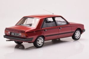 Peugeot 305 GTX Czerwony Plaisir Otto 1:18 OT1032 Żywica — zdjęcie 2 z 6