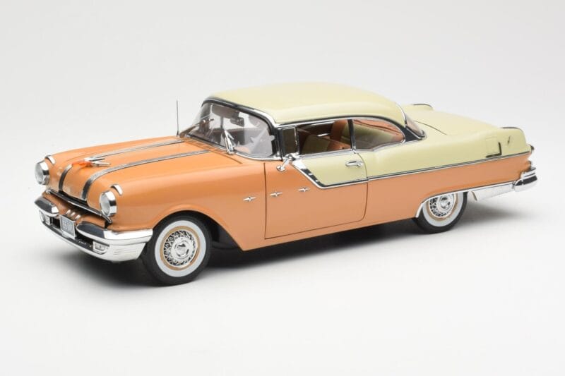 Pontiac Star Chief Hardtop Czerwony Biały Sun Star 1:18 5043 Metal