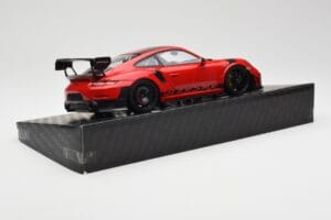 Porsche 911 GT2 RS 991 MR Manthey Racing Nordschleife Record Minichamps 1:18 MR-911-GT2RS-1803 Metal — zdjęcie 3 z 6