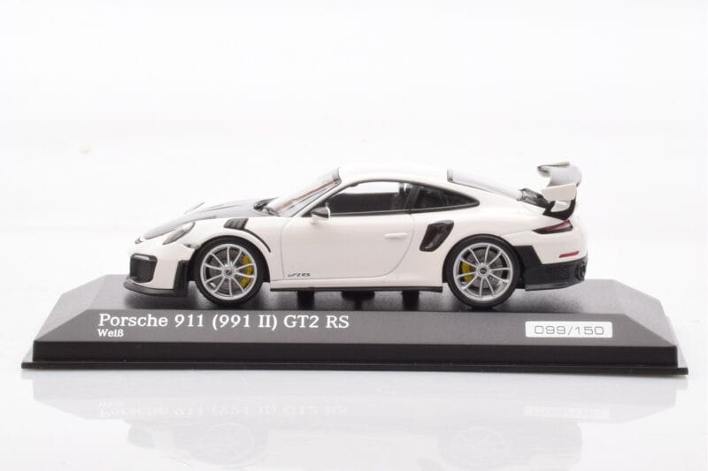 Porsche 911 991.2 GT2 RS Biały Minichamps 1:43 CA04318004 Metal