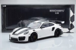 Porsche 911 GT2 RS 991.2 Weissach Package Biały Czarne Felgi Magnezowe Minichamps 1:18 153068309 Metal — zdjęcie 6 z 6