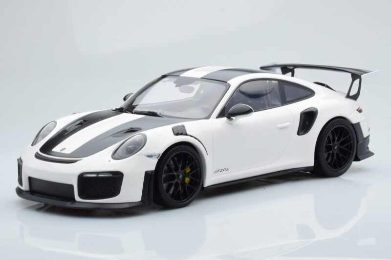 Porsche 911 GT2 RS 991.2 Weissach Package Biały Czarne Felgi Magnezowe Minichamps 1:18 153068309 Metal