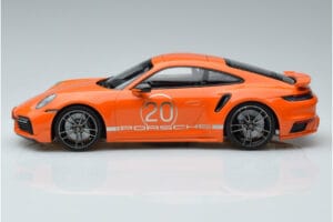 Porsche 911 992 Turbo S China 20th Anniversary Pomarańczowy Minichamps 1:18 155069171 Metal — zdjęcie 3 z 6