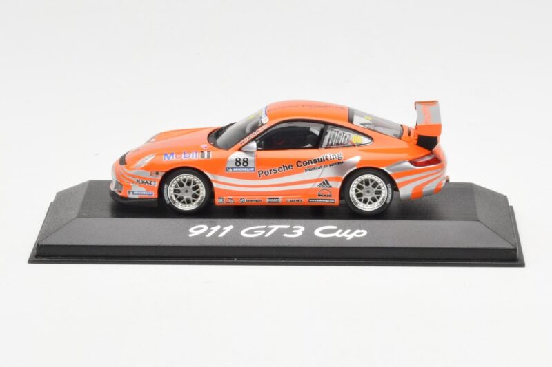 Porsche 911 996 GT3 Cup #88 Adidas Minichamps 1:43 WAP02012217 Metal