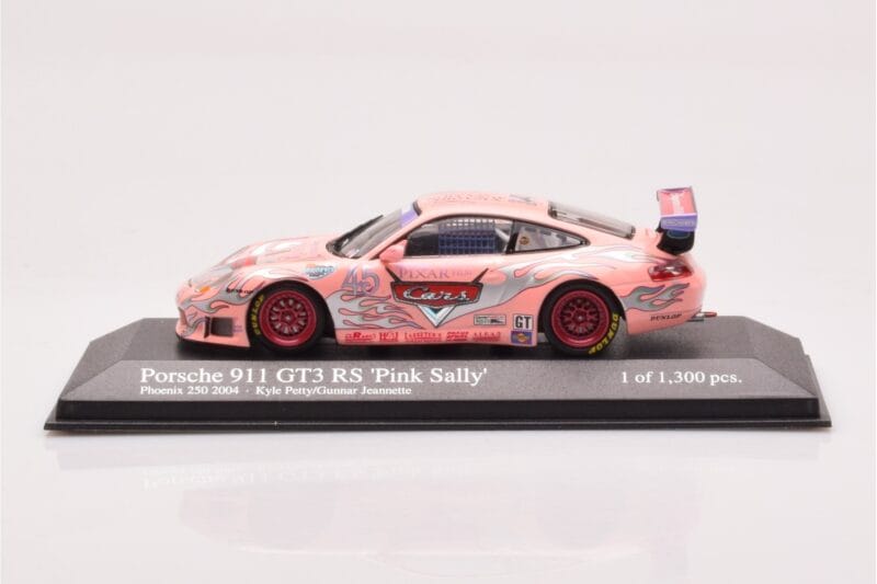 Porsche 911 996 GT3 RS Pink Sally #45 Petty / Jeanette Phoenix 250 2004 Minichamps 1:43 400046945 Metal