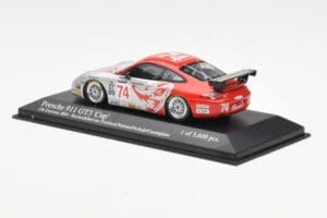Porsche 911 996 GT3 RSR Flying Lizard #74 M. Rockenfeller / D. Cunningham / S. Neiman / J. Pechnik / J. Van Overbeek Rolex 24 — zdjęcie 3 z 4