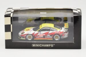 Porsche 911 997 GT3 RSR #31 J. Bergmeister / P. Long / L. Luhr 12 Hours of Sebring Class Winners 2005 Minichamps 1:43 4000564 — zdjęcie 4 z 4