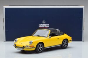 Porsche 911 E Targa Norev 1:18 187643 Metal — zdjęcie 7 z 7