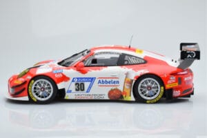 Porsche 911 GT3 R Frikadelli Racing Team #30 M. Muller / M. Arnold / F. Henzler / M. Campbell 24 Hours of Nurburgring 2018 Mi — zdjęcie 3 z 6
