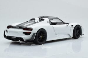 Porsche 918 Spyder Weissach Package Biały Z Czarnymi Felgami Minichamps 1:18 113062443 Metal — zdjęcie 3 z 9