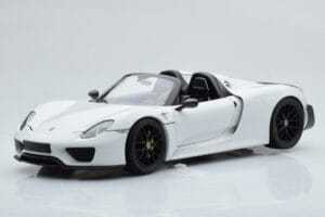 Porsche 918 Spyder Weissach Package Biały Z Czarnymi Felgami Minichamps 1:18 113062443 Metal
