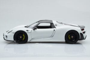 Porsche 918 Spyder Weissach Package Biały Z Czarnymi Felgami Minichamps 1:18 113062443 Metal — zdjęcie 5 z 9