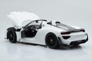 Porsche 918 Spyder Weissach Package Biały Z Czarnymi Felgami Minichamps 1:18 113062443 Metal — zdjęcie 6 z 9