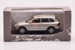 Porsche Cayenne 9PA Beżowy Minichamps 1:43 WAPC2000513 Metal — zdjęcie 4 z 4