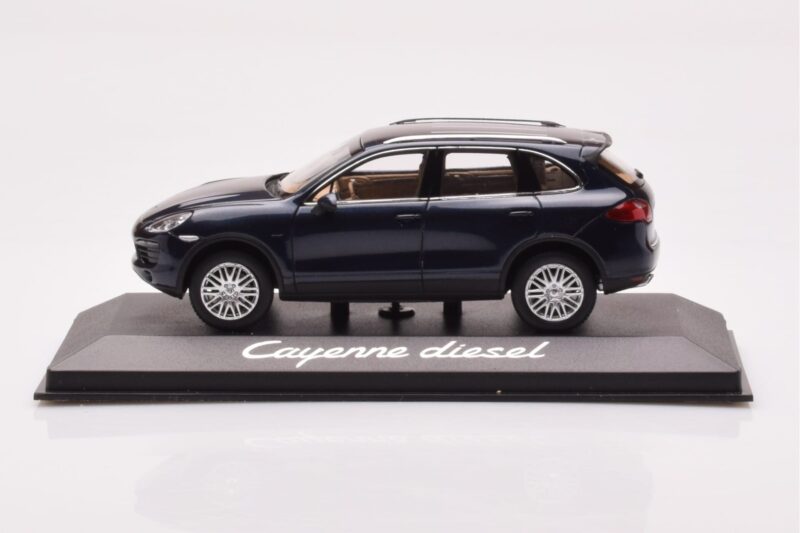 Porsche Cayenne 9PA Diesel Ciemny Niebieski Minichamps 1:43 WAP0200030B Metal