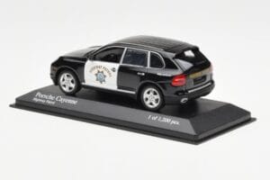 Porsche Cayenne 9PA Highway Patrol Minichamps 1:43 400066291 Metal — zdjęcie 3 z 4
