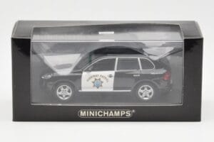 Porsche Cayenne 9PA Highway Patrol Minichamps 1:43 400066291 Metal — zdjęcie 4 z 4