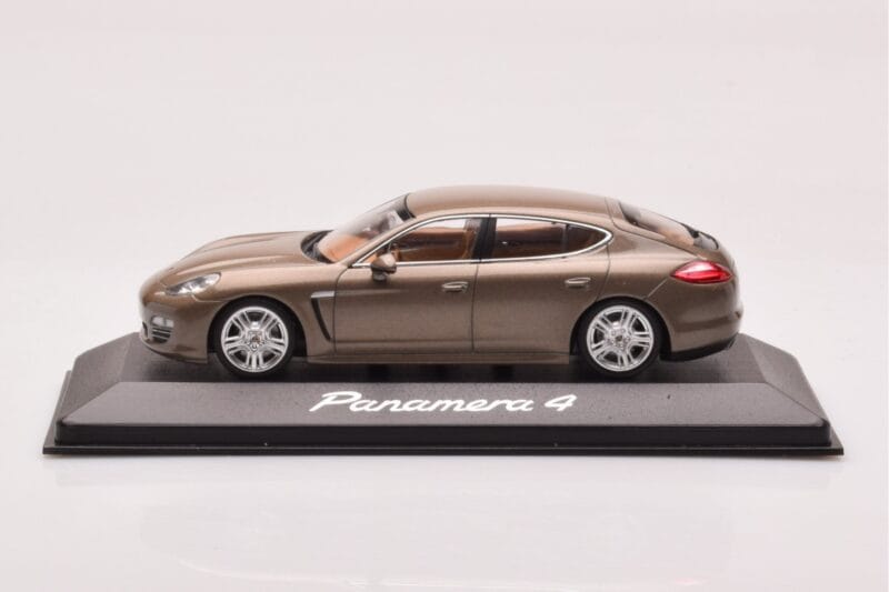Porsche Panamera 970 4 Beżowy Metaliczny Minichamps 1:43 WAP02000319 Metal