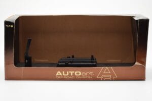Range Rover P38 4.6 HSE Czarny Metaliczny AUTOart 1:18 70017 Metal — zdjęcie 3 z 9