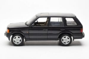Range Rover P38 4.6 HSE Czarny Metaliczny AUTOart 1:18 70017 Metal — zdjęcie 4 z 9