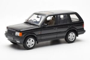 Range Rover P38 4.6 HSE Czarny Metaliczny AUTOart 1:18 70017 Metal