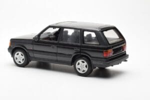 Range Rover P38 4.6 HSE Czarny Metaliczny AUTOart 1:18 70017 Metal — zdjęcie 5 z 9