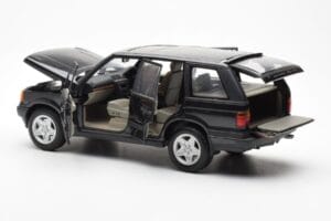 Range Rover P38 4.6 HSE Czarny Metaliczny AUTOart 1:18 70017 Metal — zdjęcie 8 z 9