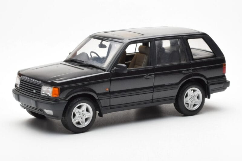 Range Rover P38 4.6 HSE Czarny Metaliczny AUTOart 1:18 70017 Metal