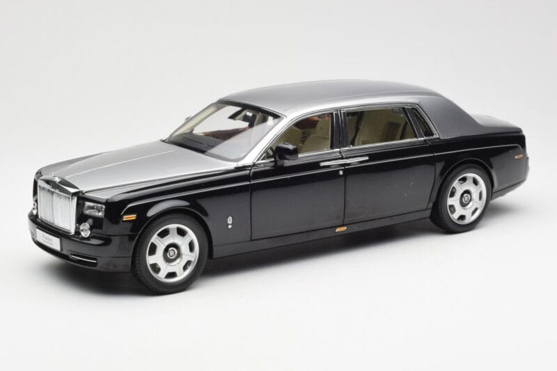 Rolls-Royce Phantom VII EWB Czarny i Srebrny Kyosho 1:18 08841BKS Metal