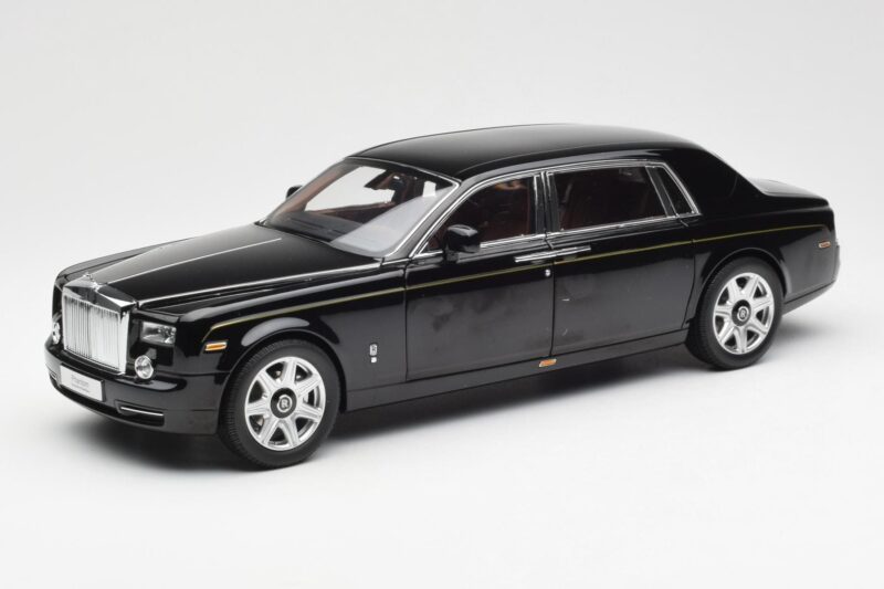 Rolls-Royce Phantom VII EWB Diamond Czarny Kyosho 1:18 08841DBK2 Metal