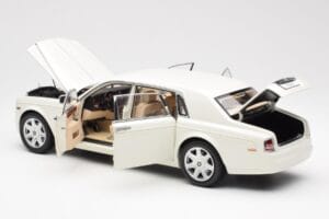 Rolls-Royce Phantom VII EWB English Biały Kyosho 1:18 08841EW2 Metal — zdjęcie 5 z 8