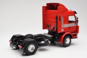 Scania 143M 470 Topline Czerwony MCG 1:18 MCG18142 Metal — zdjęcie 3 z 8