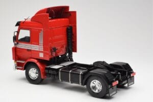 Scania 143M 470 Topline Czerwony MCG 1:18 MCG18142 Metal — zdjęcie 7 z 8